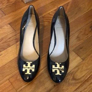 Interview worthy 1 1/2 sturdy heels